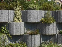 BS FLOR UNI betonová svahovka vario šedá (16) - Betonové prvky svahové tvárnice