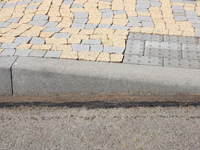BEST MONO přechodový LEVÝ obrubník přírodní BEST MONO přechodový LEVÝ obrubník přírodní - Betonové prvky obrubníky a palisády