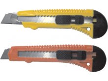 DI nůž 18mm odlamovací PVC drážkovaný